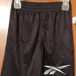 BOYS REEBOK PLAY SHORTS- NEW NO PRICE TAG SIZE 5/6